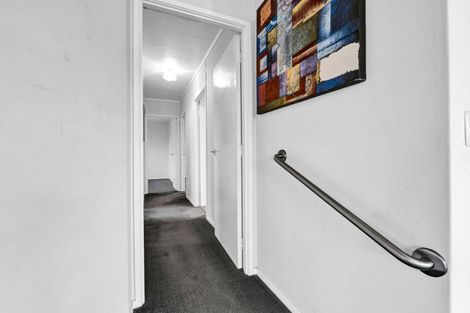 Photo of property in 13 Newbury Place, Waitara, 4320