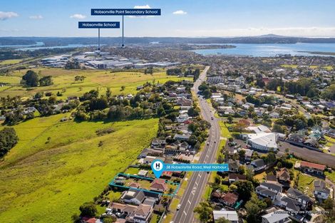 Photo of property in 38 Hobsonville Road, West Harbour, Auckland, 0618