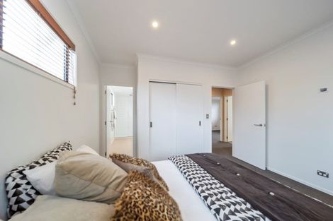 Photo of property in 28b Bayly Road, Moturoa, New Plymouth, 4310