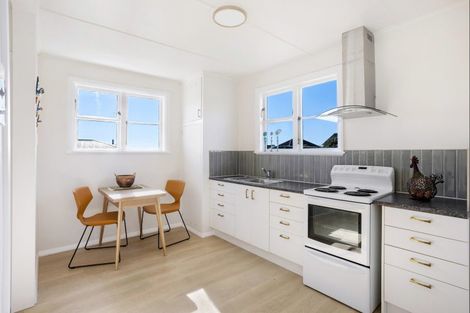 Photo of property in 120 Middleton Road, Corstorphine, Dunedin, 9012