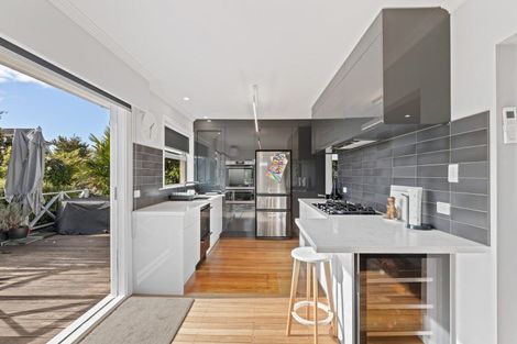 Photo of property in 1 Bonithon Avenue, Moturoa, New Plymouth, 4310