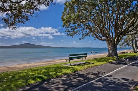 Photo of property in 1 Hanlon Crescent, Narrow Neck, Auckland, 0624