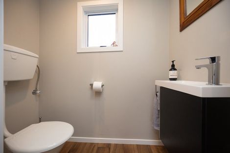 Photo of property in 658 Roberts Line, Kelvin Grove, Palmerston North, 4470