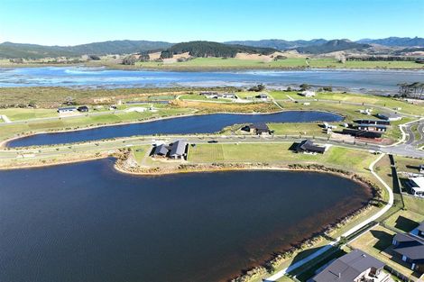 Photo of property in 106 Takapu Close, Matarangi, 3592