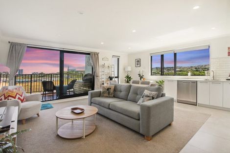 Photo of property in 8/1 Coral Tree Avenue, Wiri, Auckland, 2104