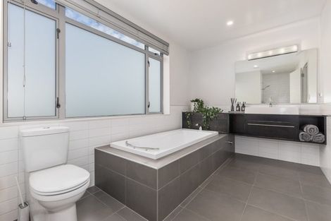 Photo of property in 35 Endeavour Drive, Whitby, Porirua, 5024