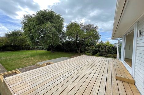 Photo of property in Peninsula Primary School, 61 Wharf Road, Te Atatu Peninsula, Auckland, 0610