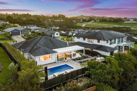 Photo of property in 24 Woodridge Drive, Stanmore Bay, Whangaparaoa, 0932