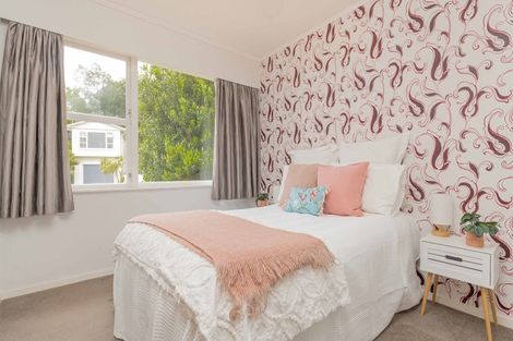 Photo of property in 2 Annan Grove, Papakowhai, Porirua, 5024