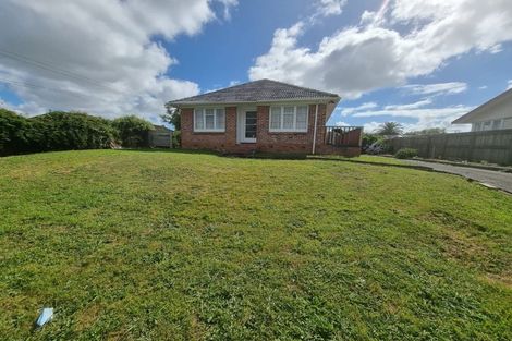 Photo of property in 2 White Road, Manurewa, Auckland, 2102
