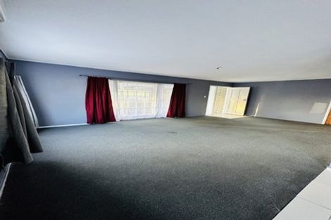Photo of property in 422 Roscommon Road, Clendon Park, Auckland, 2103