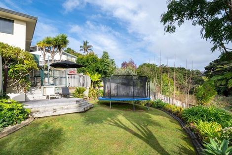 Photo of property in 35 Vermeer Place, West Harbour, Auckland, 0618