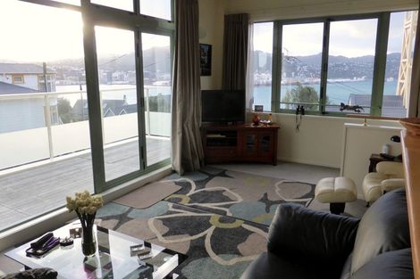 Photo of property in 21a Maida Vale Road, Roseneath, Wellington, 6011