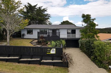 Photo of property in 13 Tui Grove, Paihia, 0200