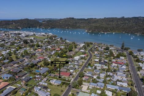 Photo of property in 17 White Street, Whitianga, 3510