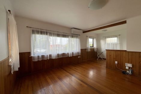 Photo of property in 7 Tiki Street, New Lynn, Auckland, 0600