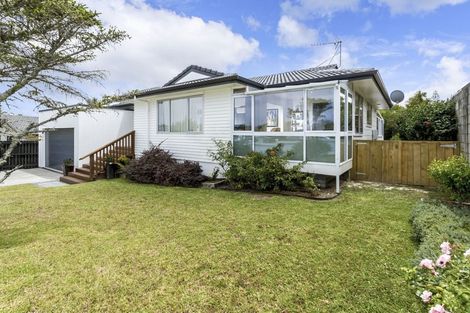 Photo of property in 80 Weatherly Road, Torbay, Auckland, 0630