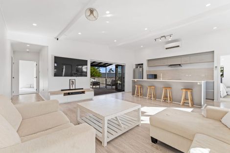 Photo of property in 7 Vipond Road, Stanmore Bay, Whangaparaoa, 0932