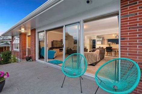 Photo of property in 19 Hartley Terrace, Massey, Auckland, 0614