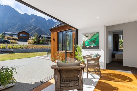 Photo of property in 19 Hackett Road, Jacks Point, Queenstown, 9371