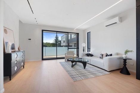 Photo of property in 6/36 William Souter Street, Forrest Hill, Auckland, 0620