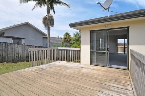 Photo of property in 9 Breenagh Place, Massey, Auckland, 0614