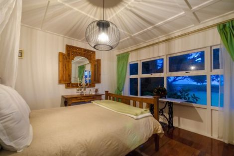 Photo of property in 64 Beach Valley Road, Piha, 0772