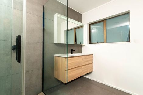 Photo of property in 1/133 Mokoia Road, Birkenhead, Auckland, 0626