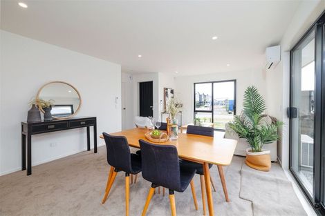 Photo of property in 33 Miromiro Street, Broomfield, Christchurch, 8042