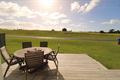 Photo of property in 37 Bluff Road, Kuaotunu West, Whitianga, 3592