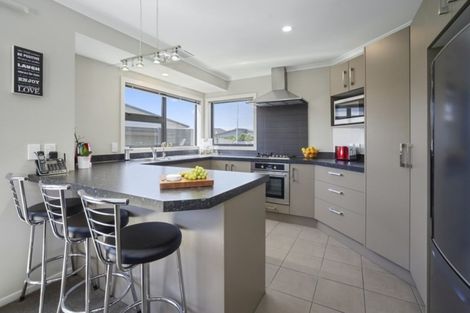 Photo of property in 59 Rosalie Terrace, Kelvin Grove, Palmerston North, 4414
