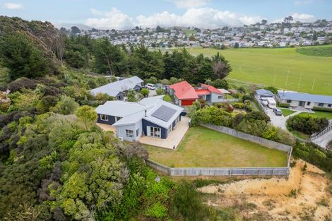 Photo of property in 5 Abbey Way, Whitby, Porirua, 5024