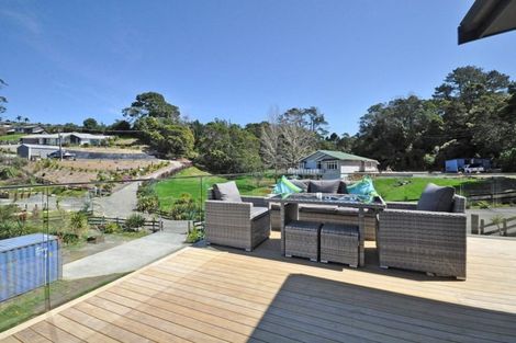 Photo of property in 5a Hobbs Road, Matakatia, Whangaparaoa, 0930