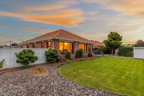 Photo of property in 18 Voss Street, Shirley, Christchurch, 8013