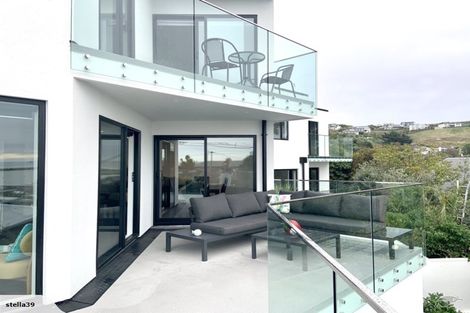 Photo of property in 1/60 Moncks Spur Road, Redcliffs, Christchurch, 8081