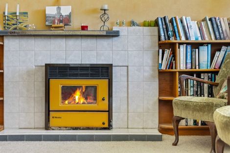 Photo of property in 6 Cambridge Road, Patearoa, 9398