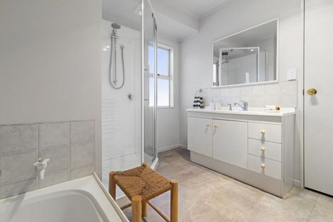 Photo of property in 43 Admiral Crescent, Flagstaff, Hamilton, 3210