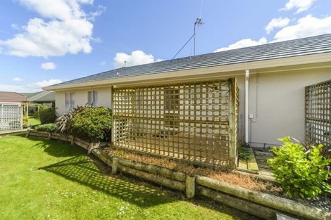 Photo of property in 3 Royal Fern, Kelvin Grove, Palmerston North, 4414