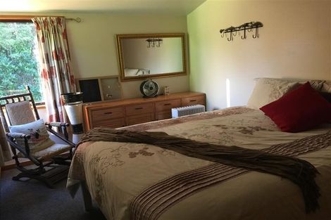 Photo of property in 5 Ranui Street, Waikawa, Picton, 7220