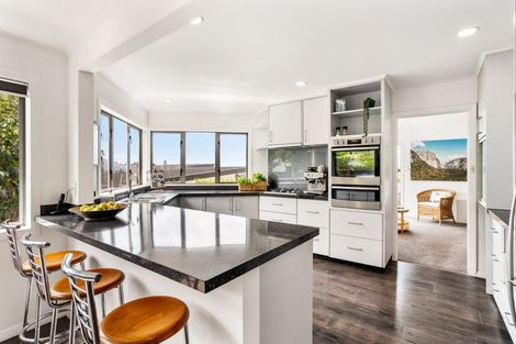 Photo of property in 11 Bank Street, Hillcrest, Auckland, 0627