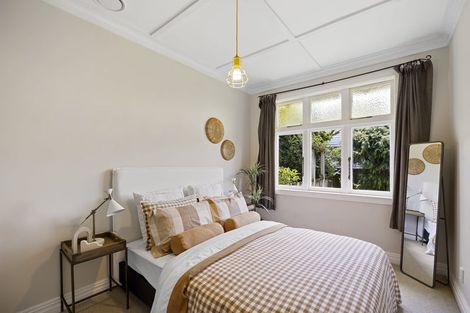 Photo of property in 32 Cutfield Road, New Plymouth, 4310