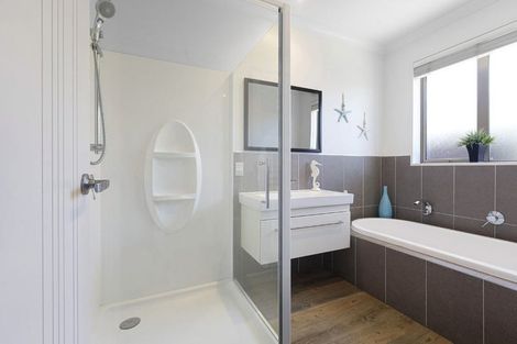 Photo of property in 16 Torrey Pines, Waimairi Beach, Christchurch, 8083