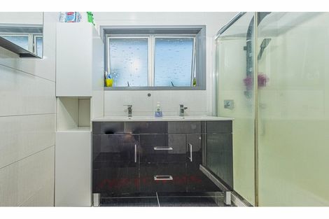 Photo of property in 4 Mcshane Street, Pukekohe, 2120