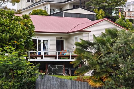 Photo of property in 2 Hooker Avenue, Hospital Hill, Napier, 4110