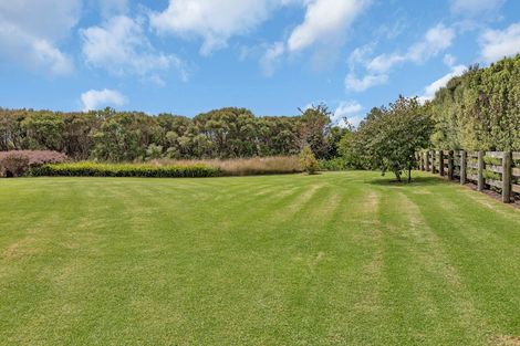 Photo of property in 15 Des Terry Way, Waipu, 0510