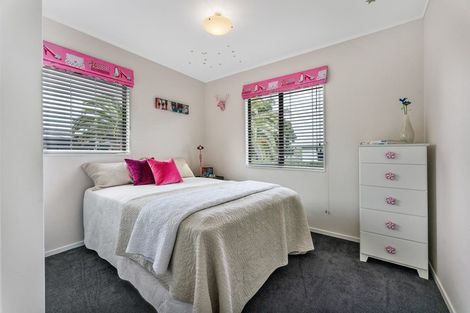 Photo of property in 2/2 Patons Road, Howick, Auckland, 2014