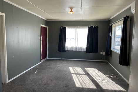 Photo of property in 11 Tararua Street, Pahiatua, 4910