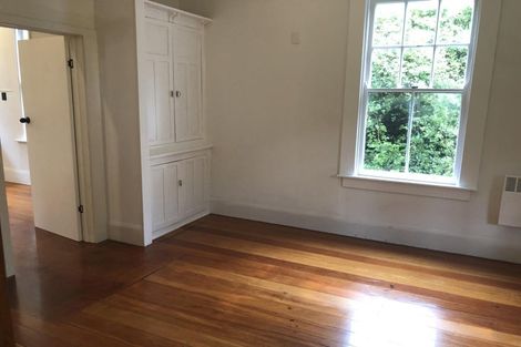 Photo of property in 13 Cave Road, Houghton Bay, Wellington, 6023