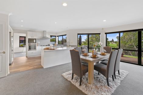 Photo of property in 16 Crannich Place, Wattle Downs, Auckland, 2103