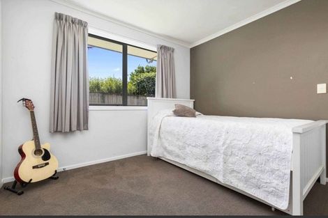 Photo of property in 41 Breaker Grove, Waiuku, 2123